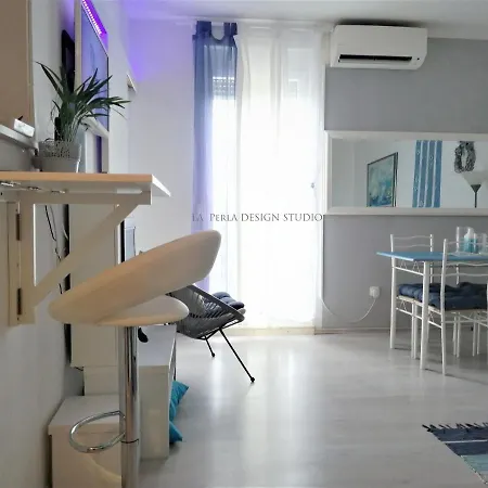 Apartment La Perla Design Studio *